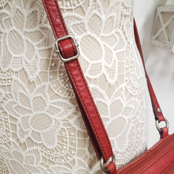 EUC Fossil Maddox Mini Red Pebbled Leather Crossbody - Picture 8 of 16